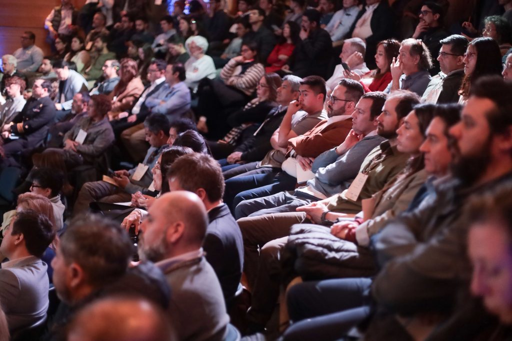 Público evento Tech Horizon RedGT en Punta Arenas