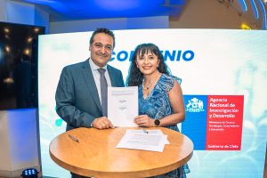 Foto firma convenio RedGT - ANID
